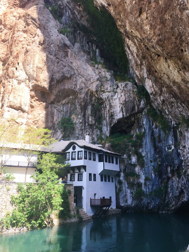 5CCAA633-2A0F-4AE0-A8A9-A4D6600C1083